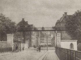 Nørrevold set med ravelinbroen over stadsgraven 1865.jpg